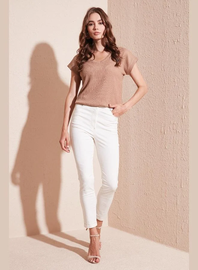 ليلا بلوزة نسائية بياقة على شكل حرف  من ليلا