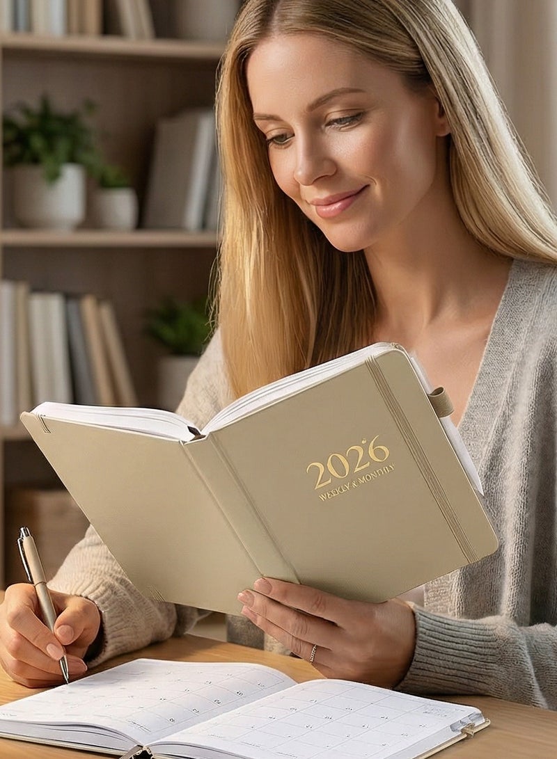مخطط عام 2026، مخطط أسبوعي وشهري لعام 2026، من يناير 2026 إلى ديسمبر 2026، مقاس A5 (6.1 × 8.31 بوصة)، غلاف من الجلد الصناعي PU، مخطط عمل يومي، مع حامل قلم، إغلاق مطاطي، فواصل كتب، لإدارة الوقت - Image 2