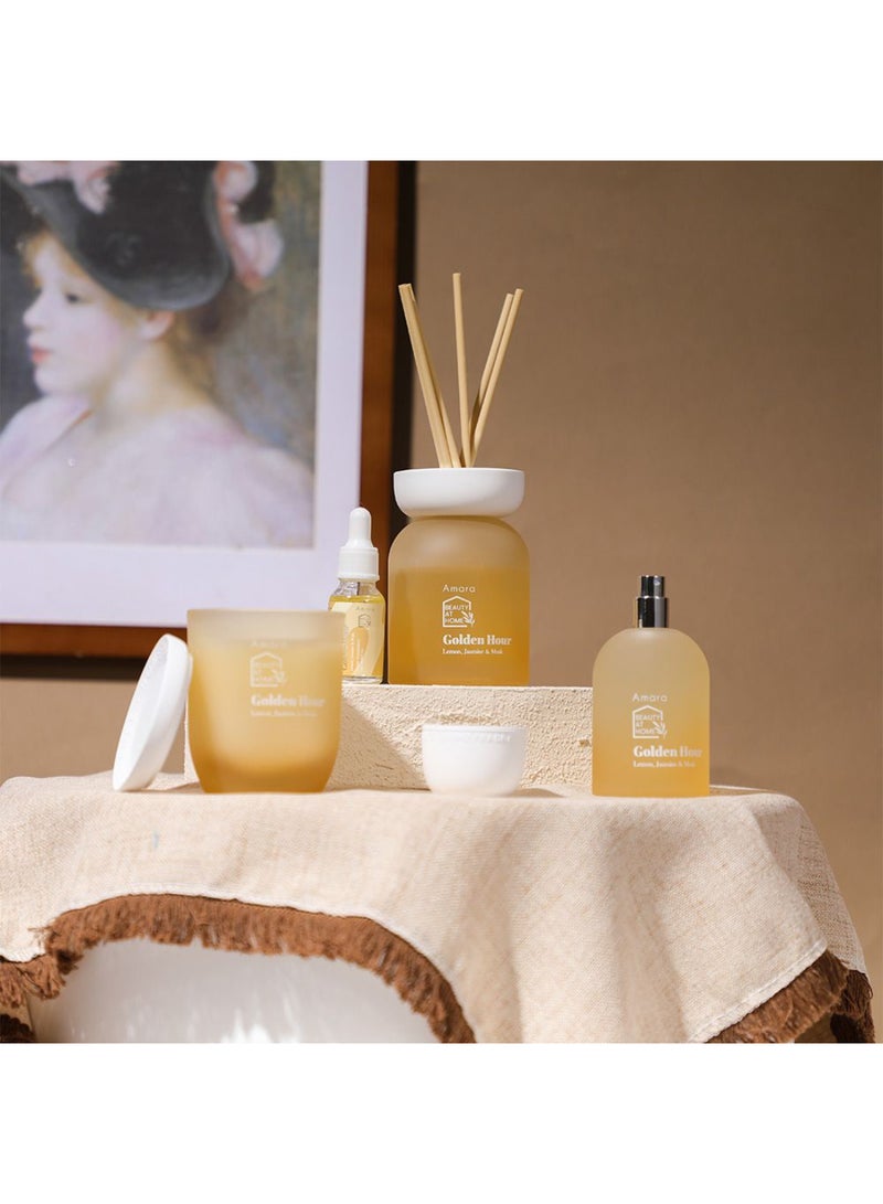 DANUBE HOME شمعة أمارا هومبل جولدن هاور – شمعة معطرة تدوم طويلاً برائحة فواكه وزهور دافئة، تصميم جرة زجاجية أنيقة، مثالية لأجواء المنزل والاسترخاء D7.5 X H8.5 سم - Image 2