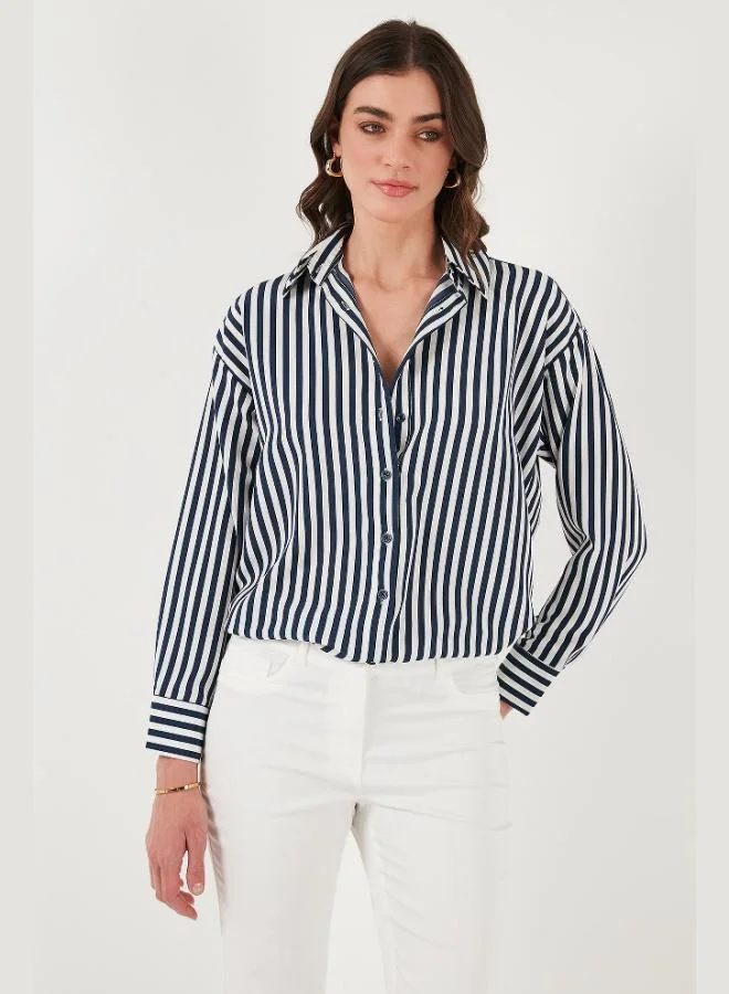 ليلا قميص نسائي بياقة كلاسيكية وقصة عادية مخطط