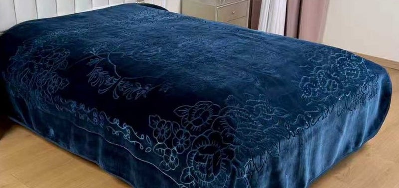 بطانية نفرين فاخرة بوزن 6 كيلو – مقاس كبير 240×220 سم لدفء مضاعف وأناقة لا تُقاوم - Image 2