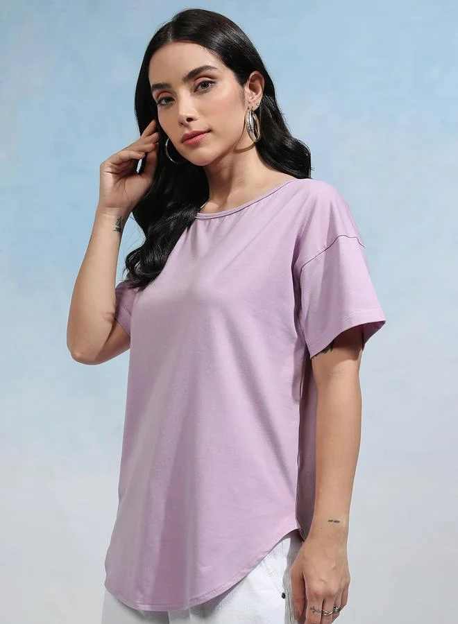 Tokyo Talkies Tokyo Talkies Solid Round Neck Curved Hem T-Shirt