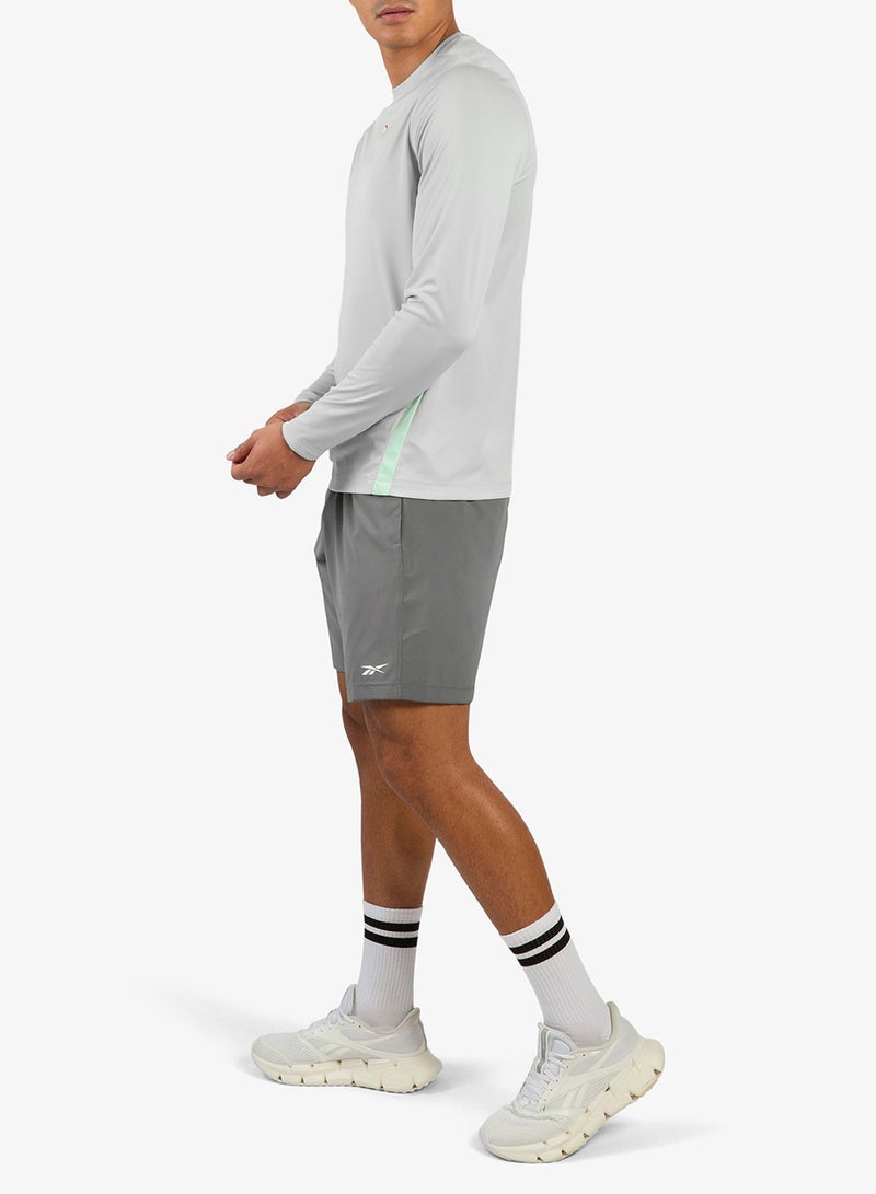 ريبوك شورت وور منسوج - Image 4