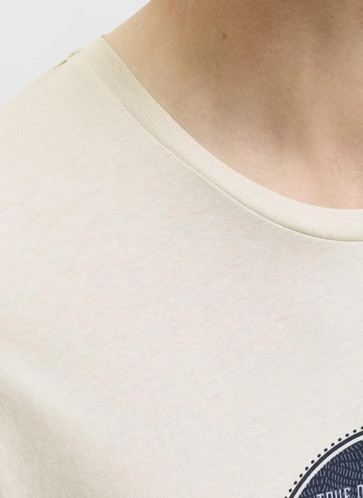 JJ Rebel Blashort Sleevee  Short Sleeve Crew Neck T-Shirt
