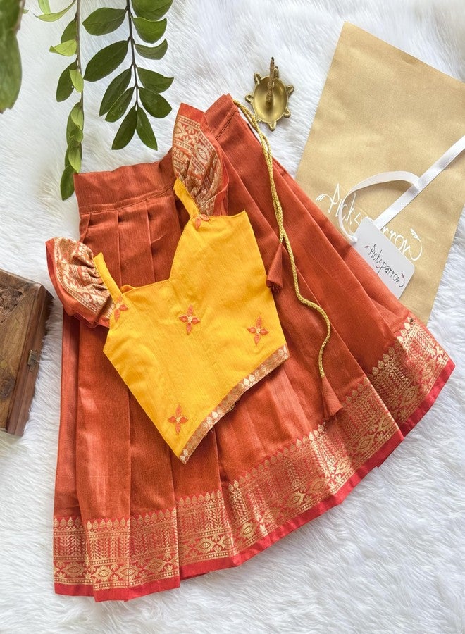Picksparrow Baby Girl Pattu pavadai/Lehenga Choli/ملابس هندية احتفالية (شيثي، حرير القطن) (أصفر، 1-2 سنة) - Image 2