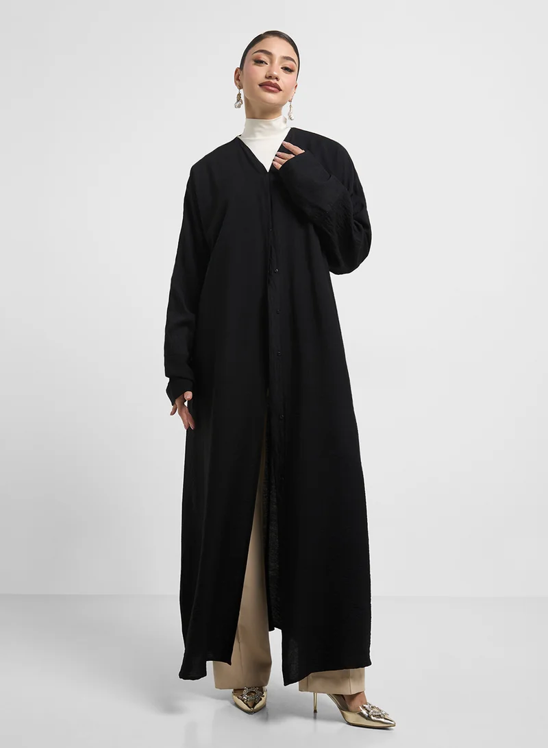 hayas closet Lace Detailed V-Neck Abaya