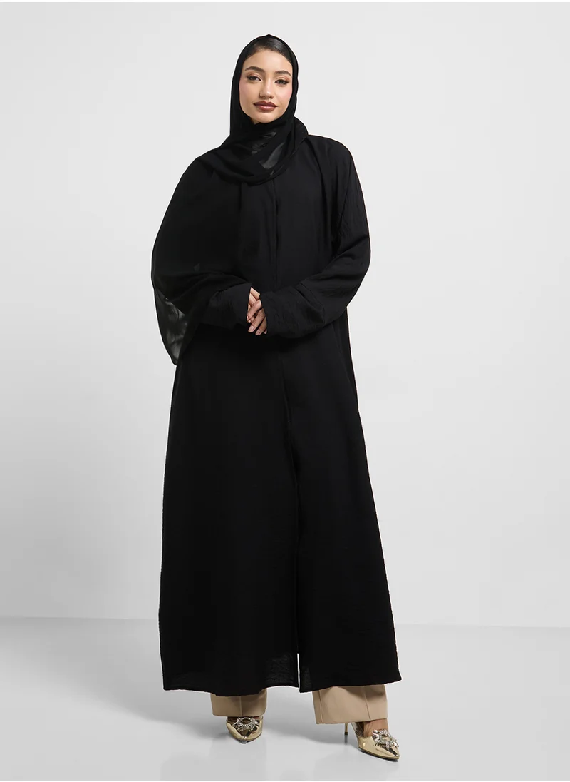 hayas closet Lace Detailed V-Neck Abaya