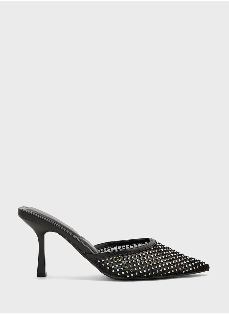 ترافل من نمشي Stud Detail Dounue Strap Pump