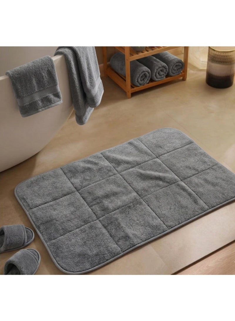 LUXE DreamSoft Grey Bathmat 68x48 cm – Plush & Absorbent - Image 1