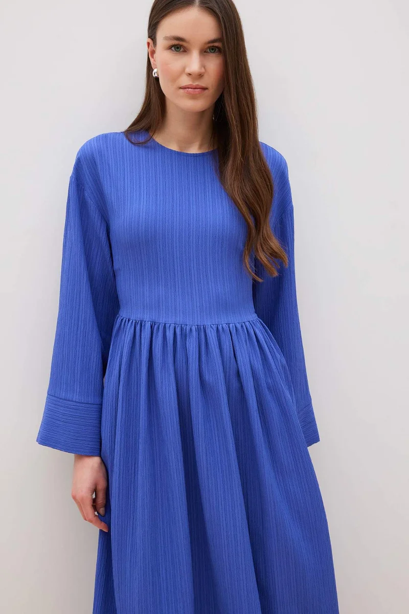 ديفاكتو Regular Fit Crew Neck Gofre Textured Maxi Dress