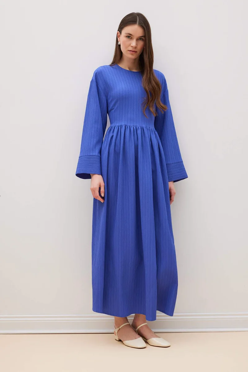 ديفاكتو Regular Fit Crew Neck Gofre Textured Maxi Dress