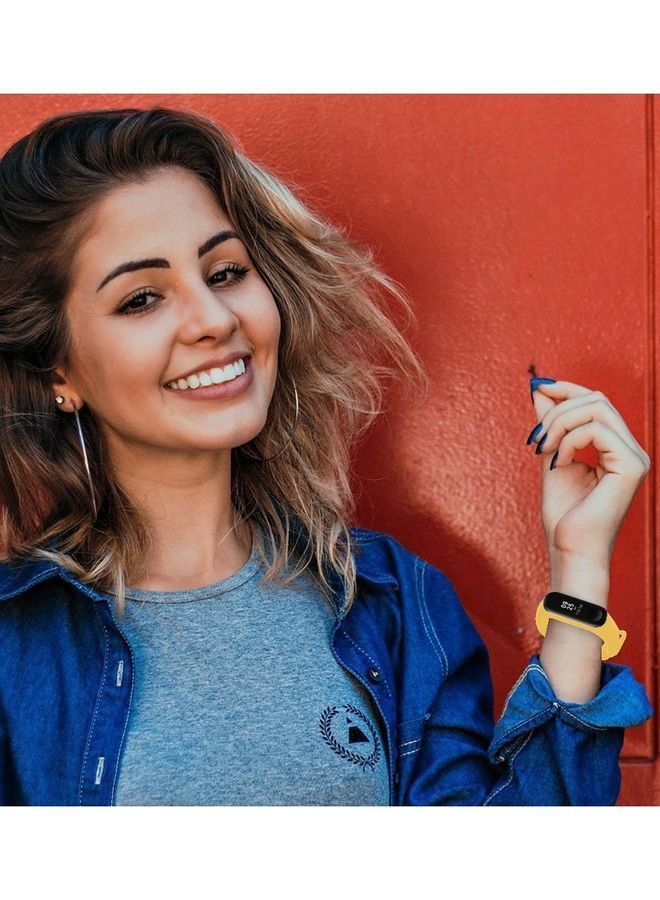 نيبمينينت سوار رياضي بديل من السيليكون المرن متوافق مع ساعة شاومي مي باند 7 لتتبع اللياقة البدنية إصدار 2022 أصفر - Image 4