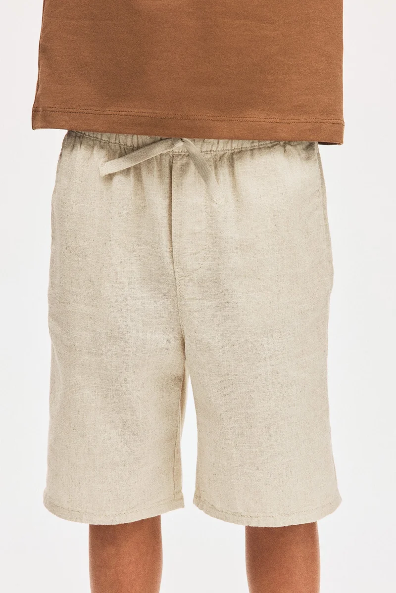 اتش اند ام شورت من مزيج الكتان