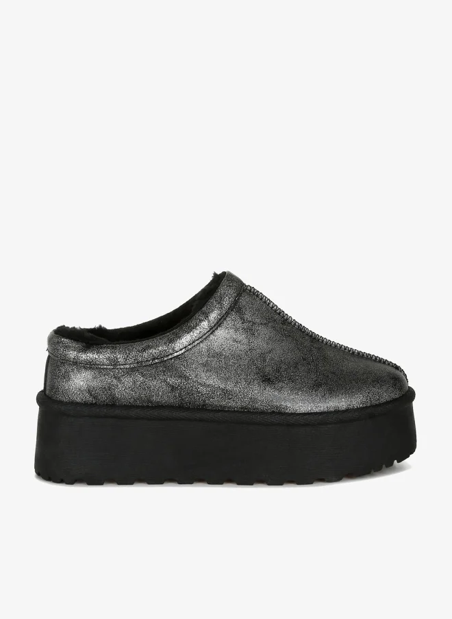 Metallic Faux Leather Platform Classic Slip-On in Black