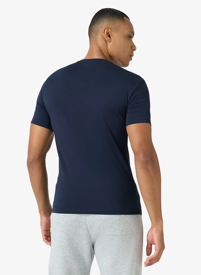 امبوريو ارماني تيشيرت بياقة دائرية وشعار