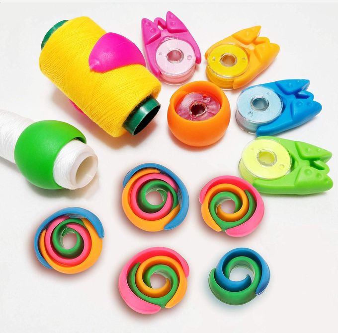 WUWEOT 100 Pack Thread Spool Savers, Spool Huggers Thread Holder Organizer for Sewing Machine and Embroidery Machine, Prevent Thread Tails from Unwinding, No Loose Ends or Thread Tails - Image 2