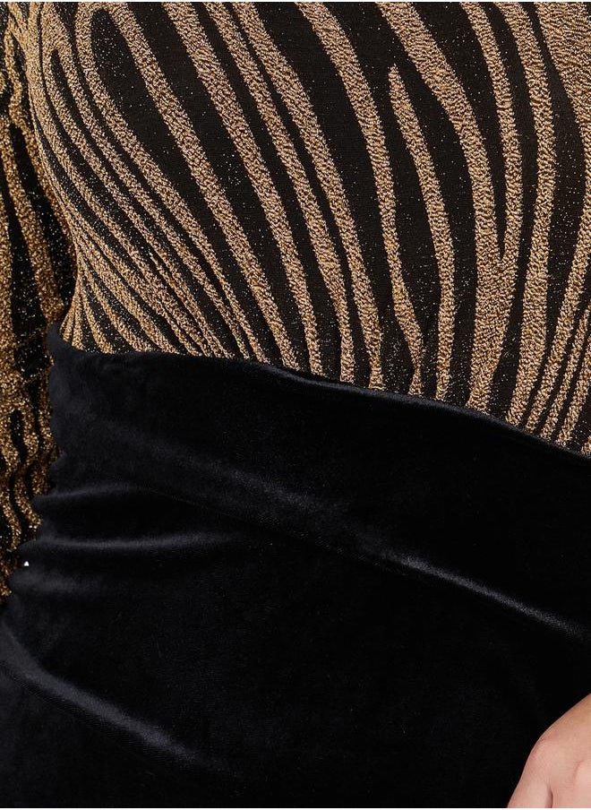 Styli Plus Size Self Design Bodycon Maxi Dress  - Image 3