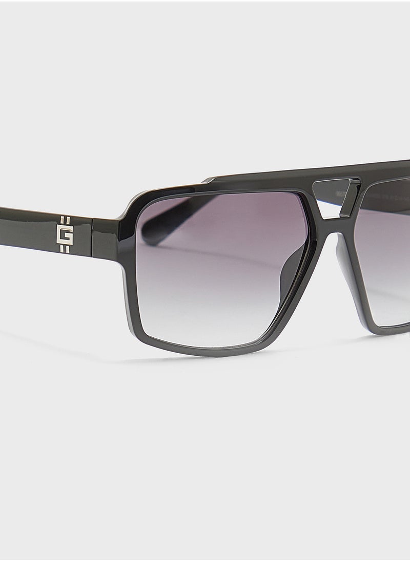 GUESS Gu0022301B61 Wayfarers Sunglasses  - Image 3
