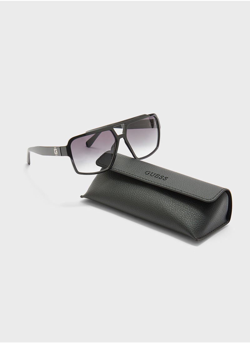 GUESS Gu0022301B61 Wayfarers Sunglasses  - Image 4