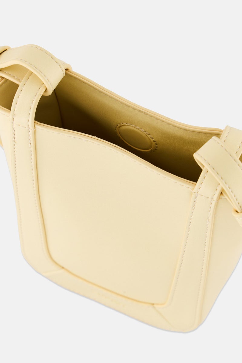 ESPRIT حقيبة كتف نسائية بشعار العلامة التجارية 19 سم ارتفاع x 12 سم طول x 6 سم عرض، صفراء - Image 3