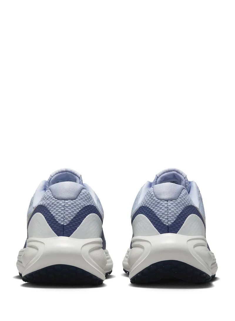 Nike Revolution 8