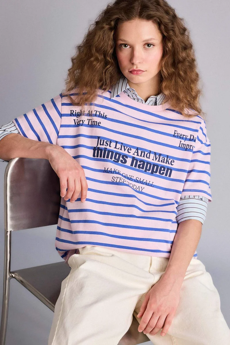 ديفاكتو Oversize Fit Crew Neck Printed Short Sleeve T-Shirt