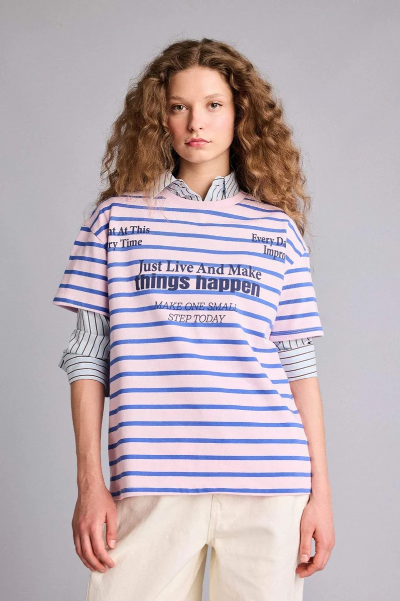 ديفاكتو Oversize Fit Crew Neck Printed Short Sleeve T-Shirt