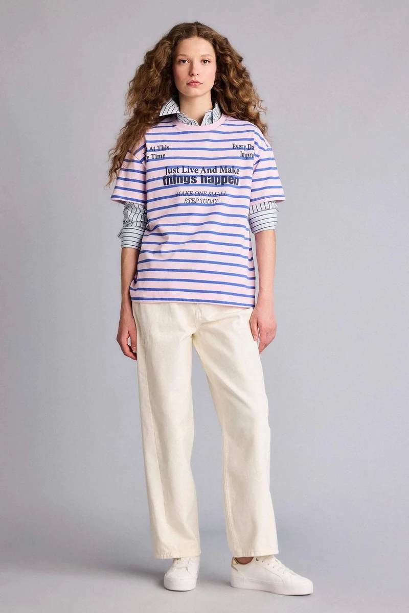 ديفاكتو Oversize Fit Crew Neck Printed Short Sleeve T-Shirt