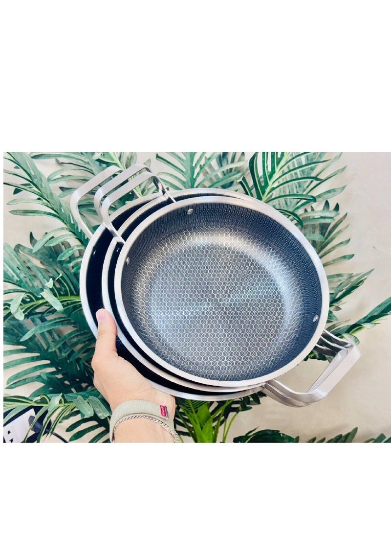 Stainless steel frying pan, size 28, with a non-stick coating. Practical, non-stick, and easy to clean. - Image 1