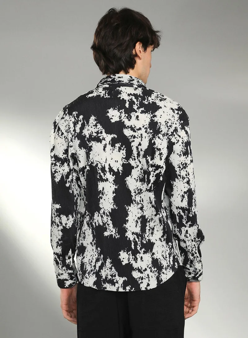 CAHOOT  Men's Onyx Black & Cream White Splash-Pleat Shirt For Casual Wear | Spread Collar | Long Sleeve | Button Closure | Shirt Crafted With Comfort Fit For Everyday Wear for Men | Best Price UAE