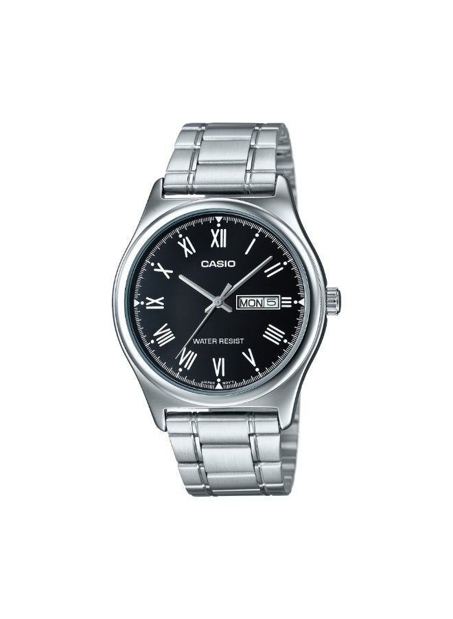كاسيو ساعة كاسيو رجالية ستانلس ستيل MTP-V006D-1BUDF – ميناء أسود بأرقام رومانية مع عرض اليوم والتاريخ ومقاومة للماء - Image 1
