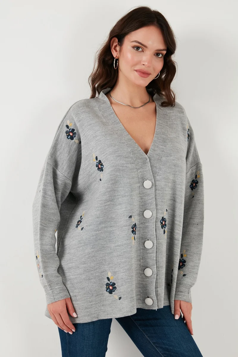 Lela Floral Embroidered Oversize Fit V Neck Buttoned Cardigan Women's Cardigan 4616191