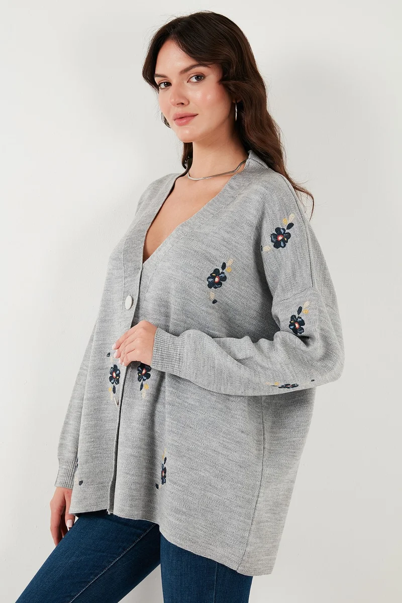 Lela Floral Embroidered Oversize Fit V Neck Buttoned Cardigan Women's Cardigan 4616191
