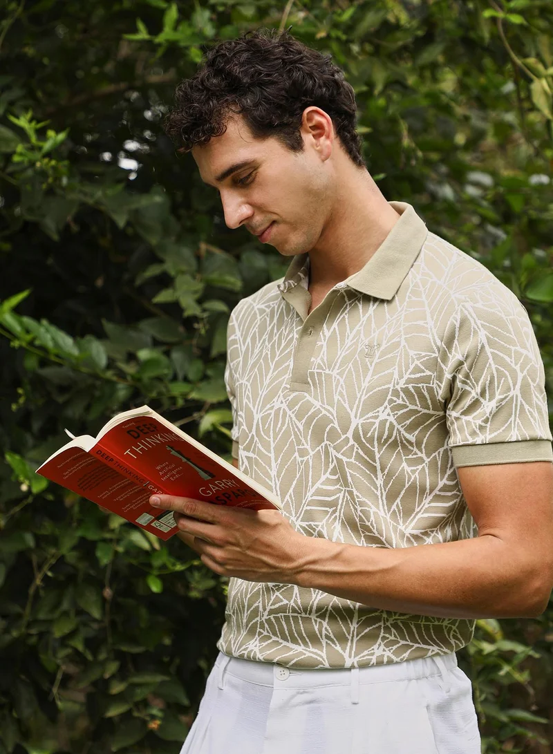 كامبوس سوترا تيشيرت بولو رجالي بنقش أوراق الشجر وياقة مضلعة