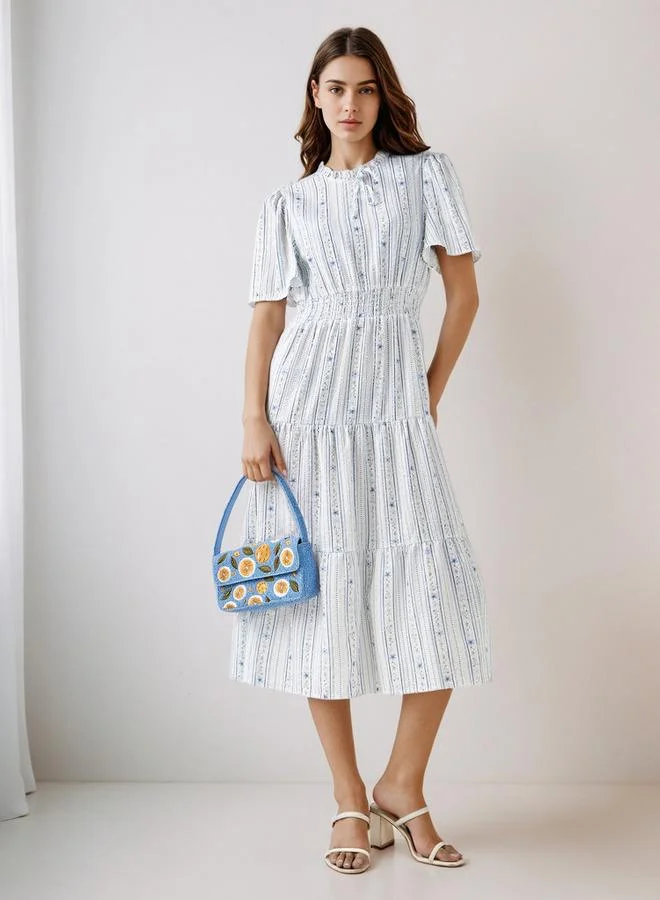 سبلاش فيڤ فستان ميدي من الفيسكوز بطبقات وأكمام فراشة