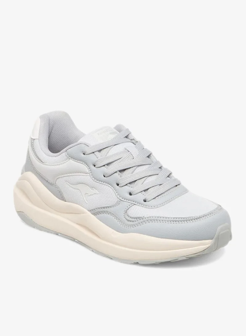 كانغاروس حذاء رياضي نسائي برباط وتفاصيل متباينة