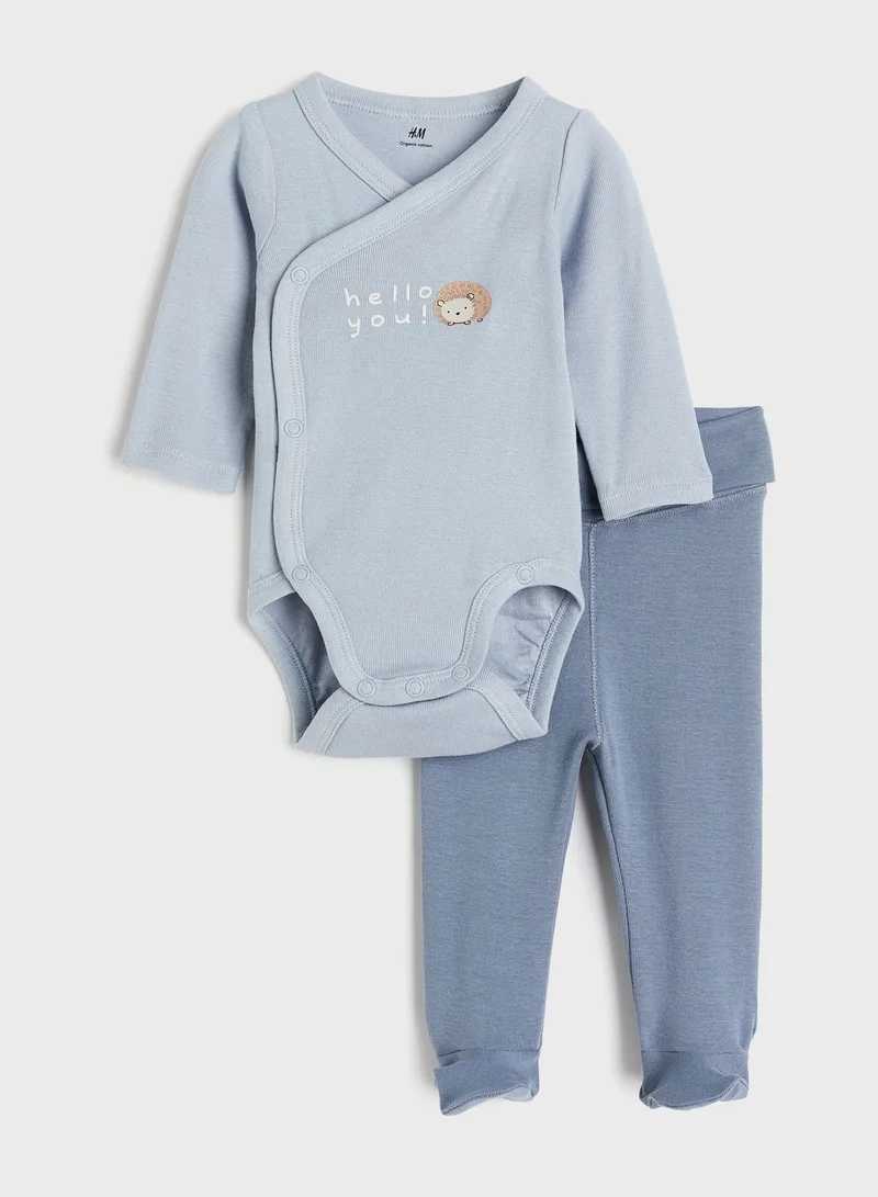 H&M Infant 2 Piece Essential Bodysuit & Leggings Set