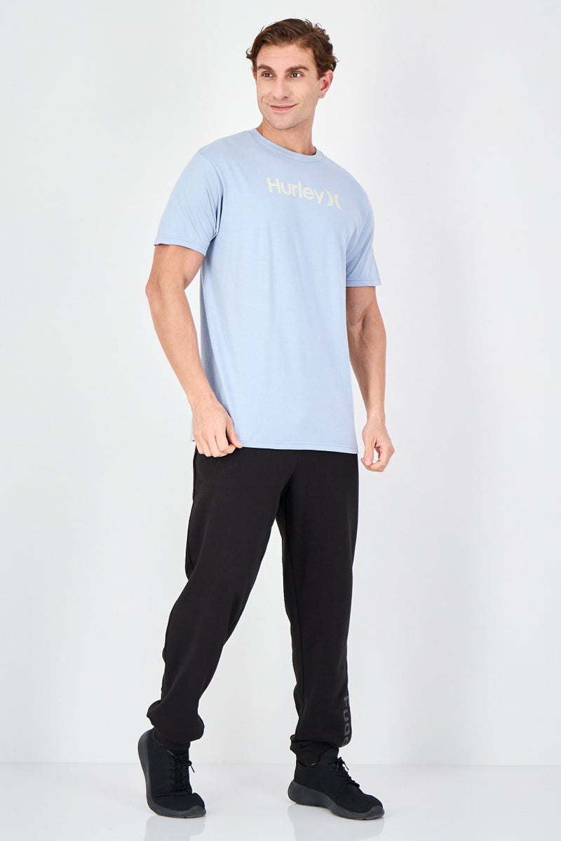 Hurley تي شيرت رياضي للرجال بقصة ضيقة وأكمام قصيرة للأنشطة الخارجية، أزرق فاتح - Image 4
