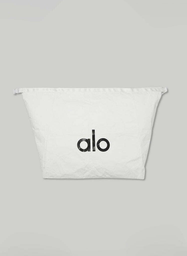 Alo Yoga keep it dry fitness bag - Image 2