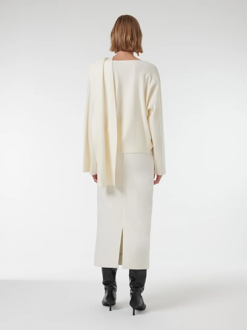 ليم كنزة مُحاكة بياقة على شكل وشاح