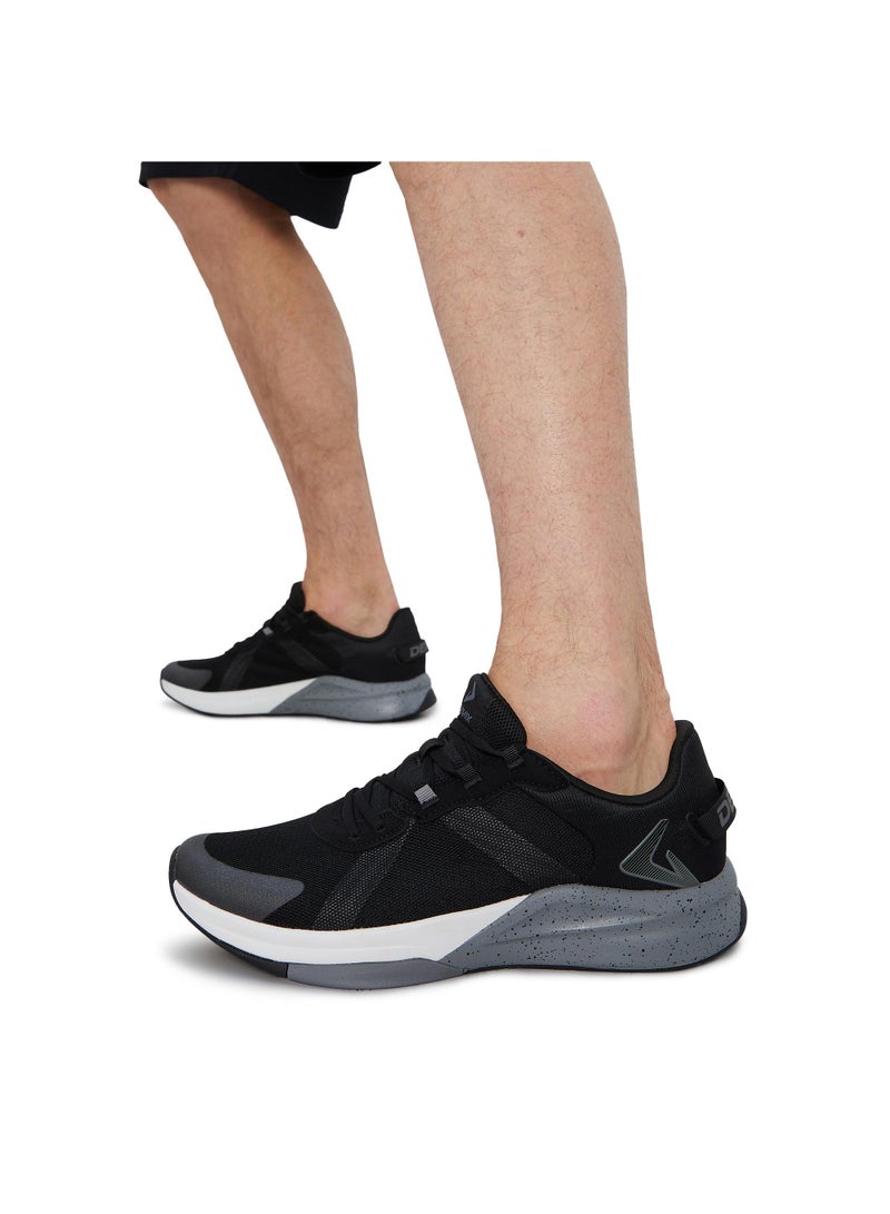 ديميكس حذاء جري رجالي من ديميكس سترونجر - حذاء رياضي أسود للرجال بنعل خارجي مطاطي متين وجزء علوي شبكي يسمح بالتهوية - Image 2