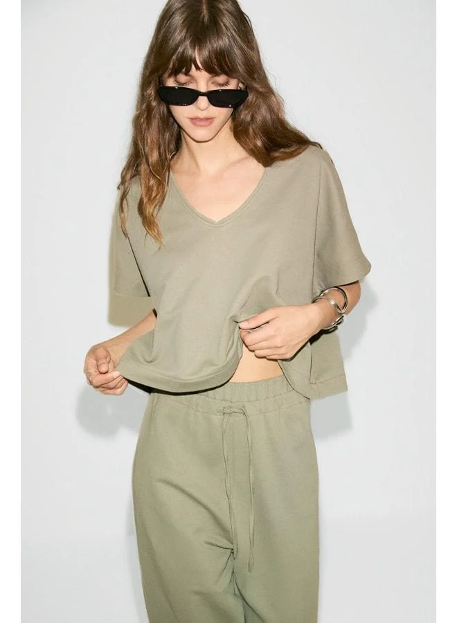 MILANE Women's Organic Cotton V-Neck Comfortable Tailored High-Waist Jogger Khaki Set.