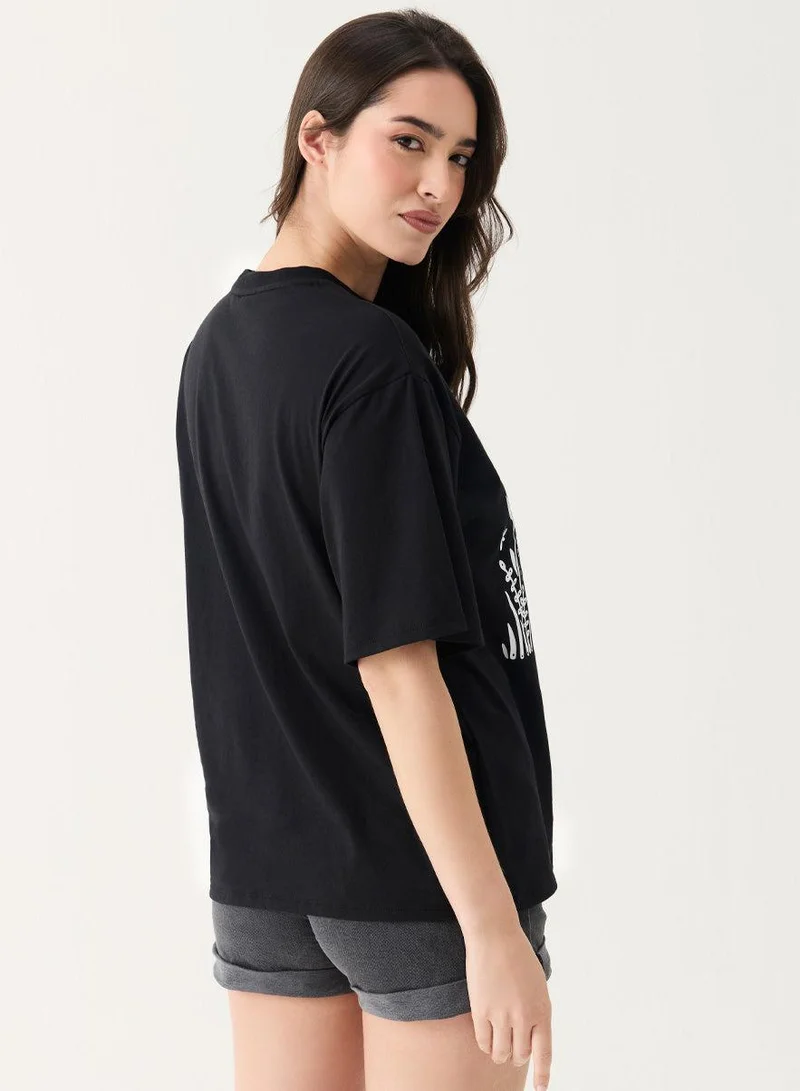 Zigzag  Bunny Printed Black Oversized T-shirt for Women | Best Price UAE