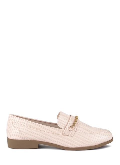 Nude Low Block Loafers Adorned with Golden Chain