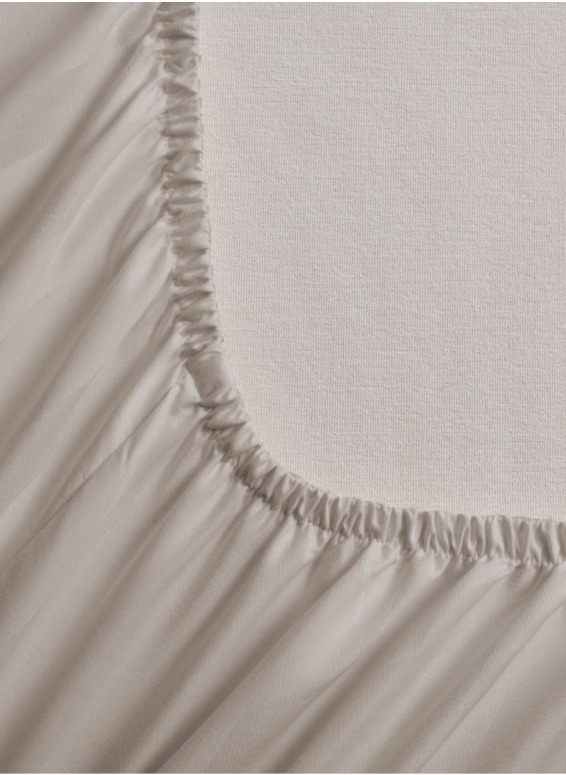 Single Microfiber Sheet Set,  Single Size 2 Pieces, Hotel Stripes Design - pzsku/Z889CF43F599E369A63DFZ/45/_/1709015780/fd5ed79f-081e-438e-8a0e-d3f53c312bfc