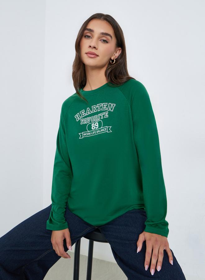 ستايلي تيشيرت بطبعة كتابة وأكمام ريجلان - Image 1