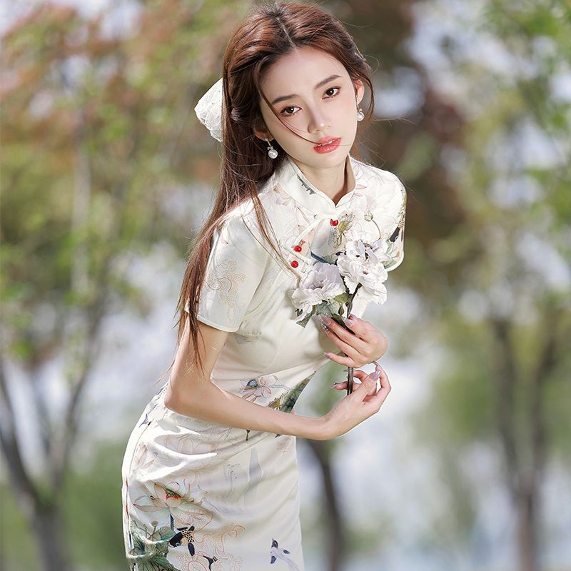 Fresh and elegant new Chinese style dress split national style summer 2024 new daily slim fit improved cheongsam atmosphere *off-white lotus