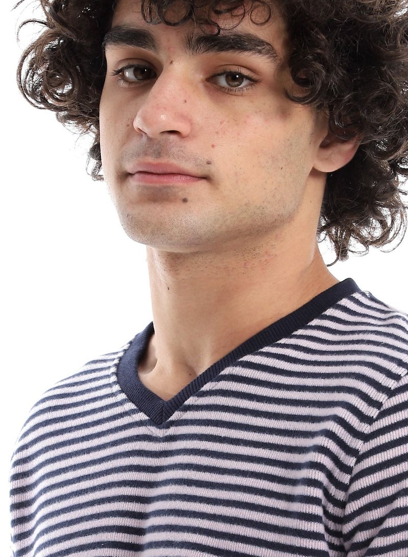 سيزار سويت شيرت رجالي مقلم برقبة علي شكل سبعة - Image 4