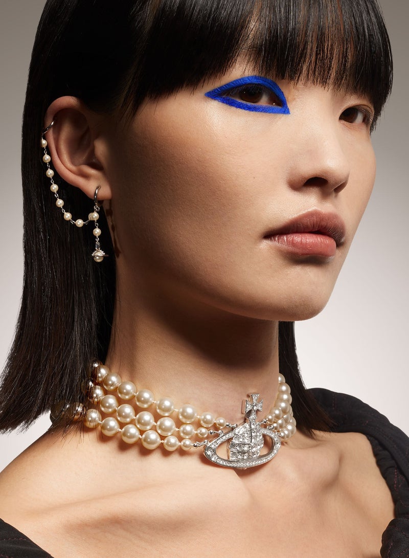 فيفيان ويستوود قلادة لؤلؤية بارزة بثلاثة صفوف - Image 3