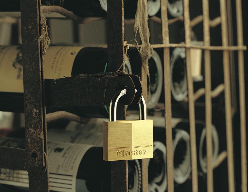 Master Lock 140D Solid Brass Padlock with Key, 1 Pack - Image 2